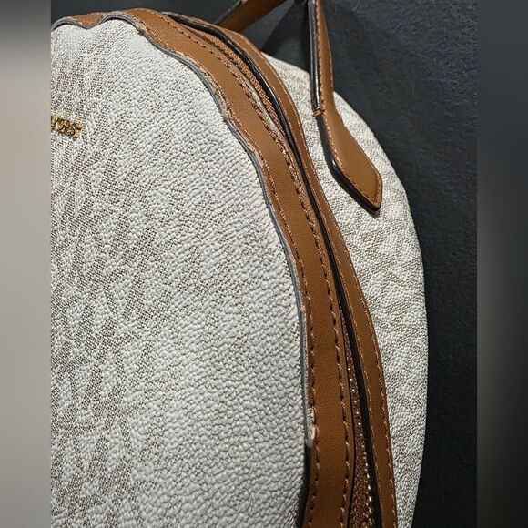 Michael Kors Valerie Medium Backpack Vanilla MK Signature 12x9 - Picture 8 of 15